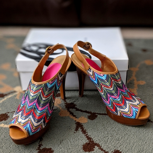 Nine West Platform Sandals - Picture 1 of 2